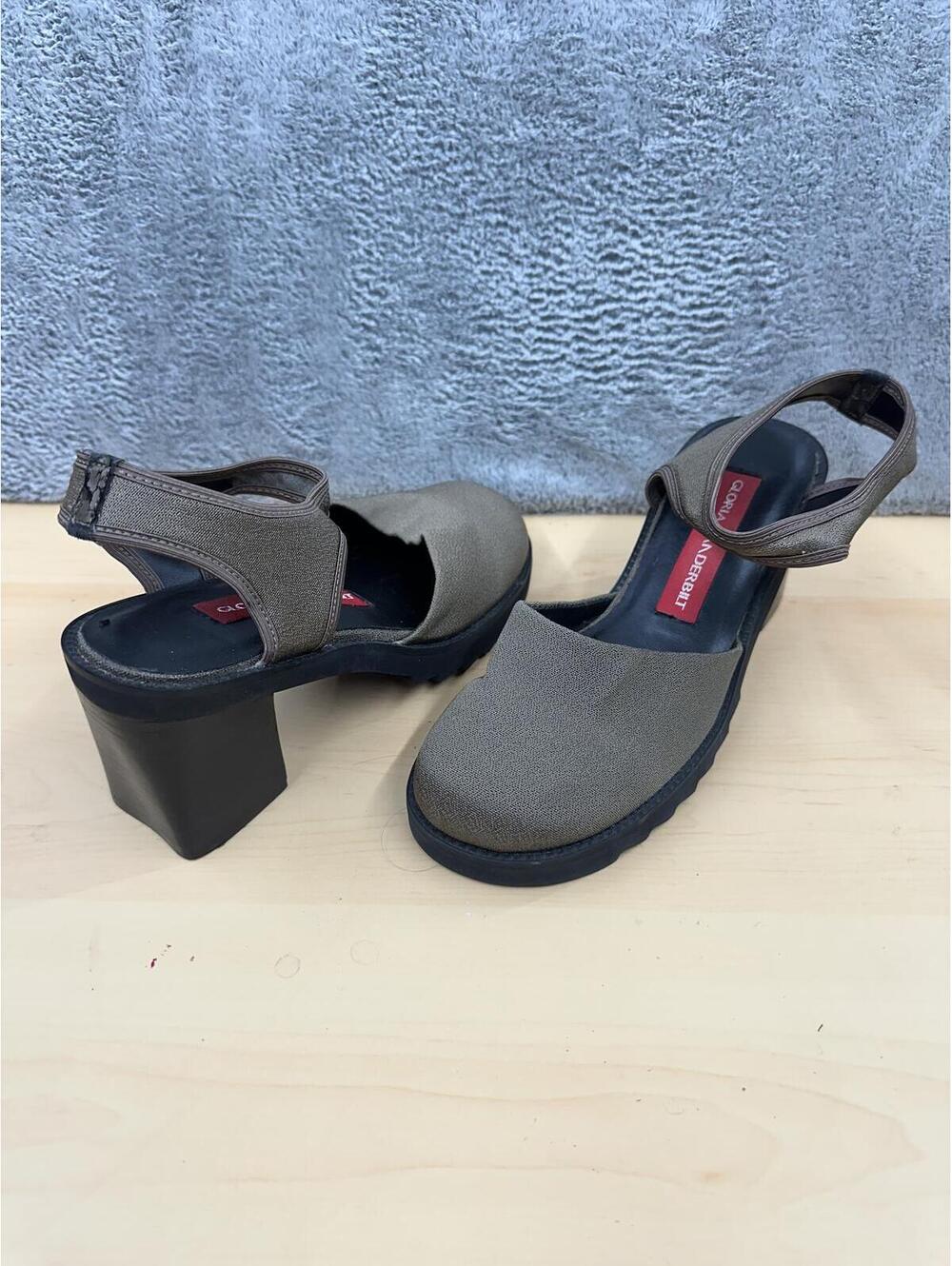 Gloria Vanderbilt Chunky Heel Ankle Strap Sandals